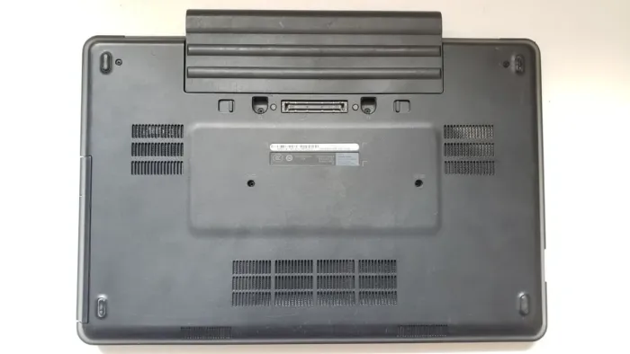 Ноутбук Б-клас Dell Latitude E5540 / 15.6" (1920x1080) TN / Intel Core i7-4600U (2 (4) ядра по 2.1 - 3.3 GHz) / 8 GB DDR3 / 200 GB SSD + 500 GB HDD / nVidia GeForce GT 720M, 2 GB GDDR3, 64-bit / WebCam / DVD-ROM б/в - зображення 8