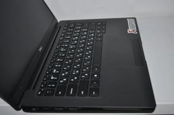 Ультрабук Б-клас Dell Latitude 7400 / 14" (1920x1080) IPS / Intel Core i5-8265U (4 (8) ядра по 1.6 - 3.9 GHz) / 8 GB DDR4 / 256 GB SSD / Intel UHD Graphics / WebCam / HDMI / Windows 11 Pro б/в - зображення 7