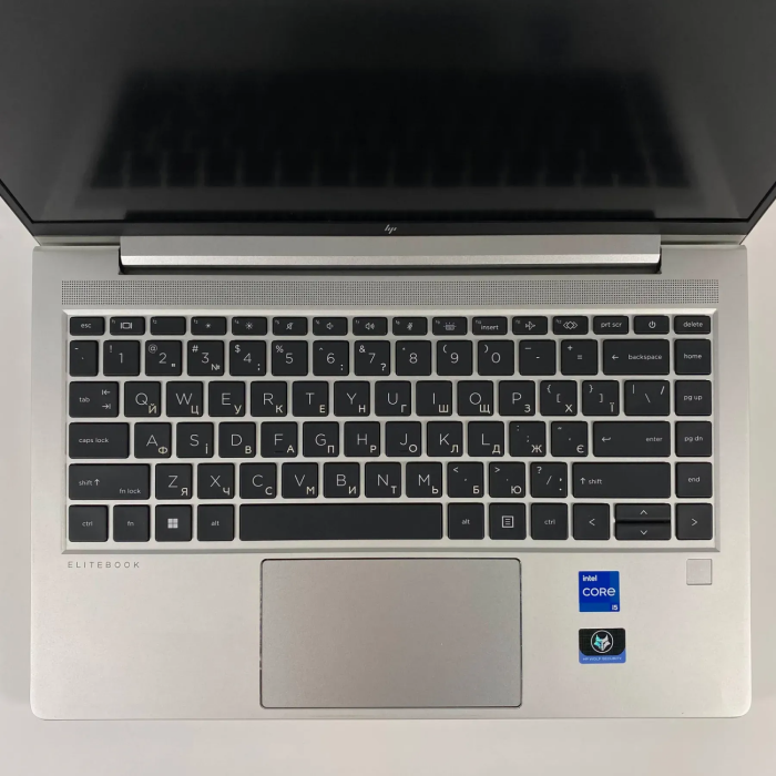 Ультрабук Б-клас HP EliteBook 640 G9 / 14" (1920x1080) IPS / Intel Core i5-1235U (10 (12) ядер по 3.3 - 4.4 GHz) / 16 GB DDR4 / 256 GB SSD / Intel Iris Xe Graphics / WebCam / TouchID б/в - зображення 3