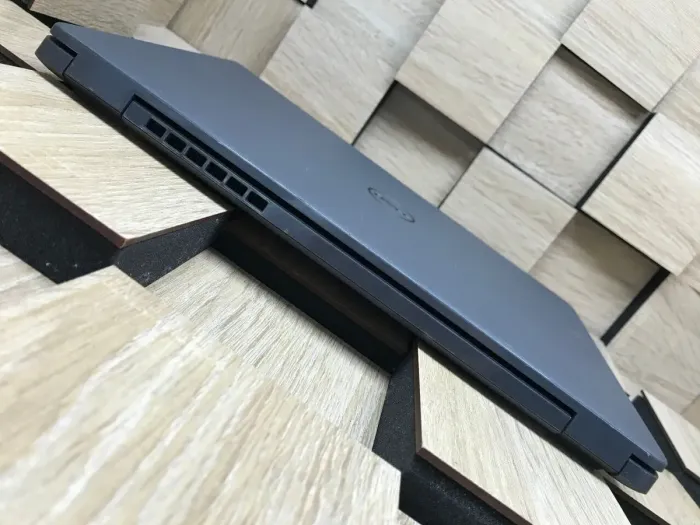 Ультрабук Б-клас Dell Latitude 3410 / 14" (1920x1080) IPS / Intel Core i5-10210U (4 (8) ядра по 1.6 - 4.2 GHz) / 8 GB DDR4 / 256 GB SSD M.2 / nVidia GeForce MX230, 2 GB GDDR5, 64-bit / WebCam / Windows 10 б/в - зображення 7