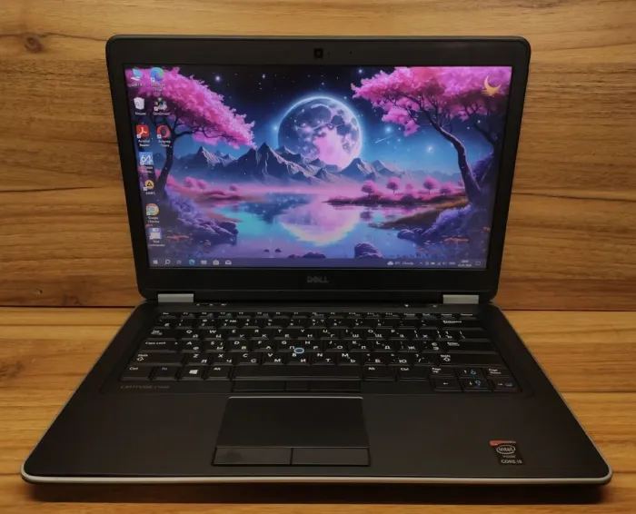 Ультрабук Dell Latitude E7440 / 14" (1366x768) TN / Intel Core i5-4310U (2 (4) ядра по 2.0 - 3.0 GHz) / 8 GB DDR3 / 256 GB SSD / Intel HD Graphics 4400 / WebCam / Windows 10 б/в - зображення 2