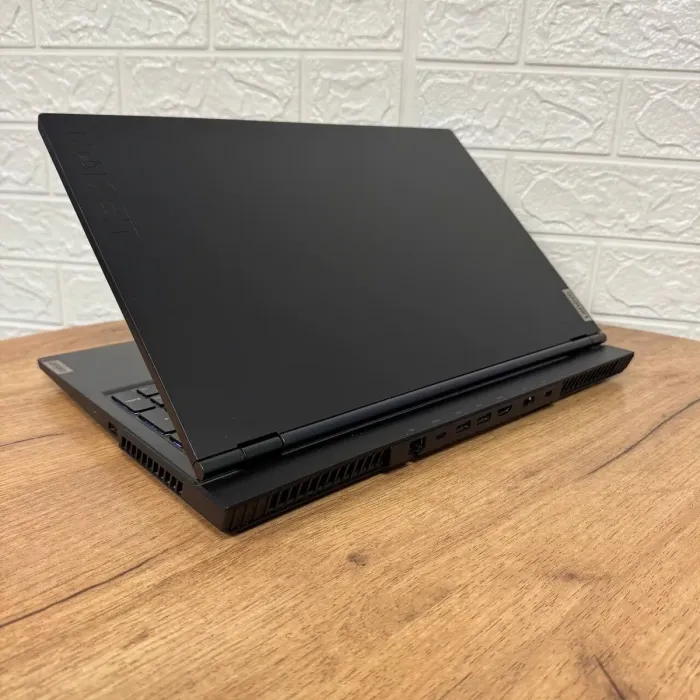 Ігровий ноутбук Lenovo Legion 5 15IMH6 / 15.6" (1920x1080) IPS / Intel Core i5-10500H (6 (12) ядер по 2.5 - 4.5 GHz) / 8 GB DDR4 / 512 GB SSD / nVidia GeForce RTX 3050, 4 GB GDDR6, 128-bit / WebCam б/в - зображення 6