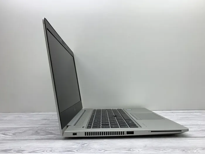 Ультрабук Б-клас HP EliteBook 830 G5 / 13.3" (1366x768) IPS Touch / Intel Core i5-7300U (2 (4) ядра по 2.6 - 3.5 GHz) / 8 GB DDR4 / 240 GB SSD / Intel UHD Graphics 620 / WebCam б/в - зображення 6