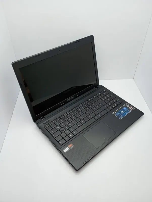 Ноутбук Asus X55 / 15.6" (1366x768) TN / AMD E2-1800 (2 ядра по 1.7 GHz) / 4 GB DDR3 / 320 GB HDD / AMD Radeon HD 7340 Graphics / WebCam б/в - зображення 3