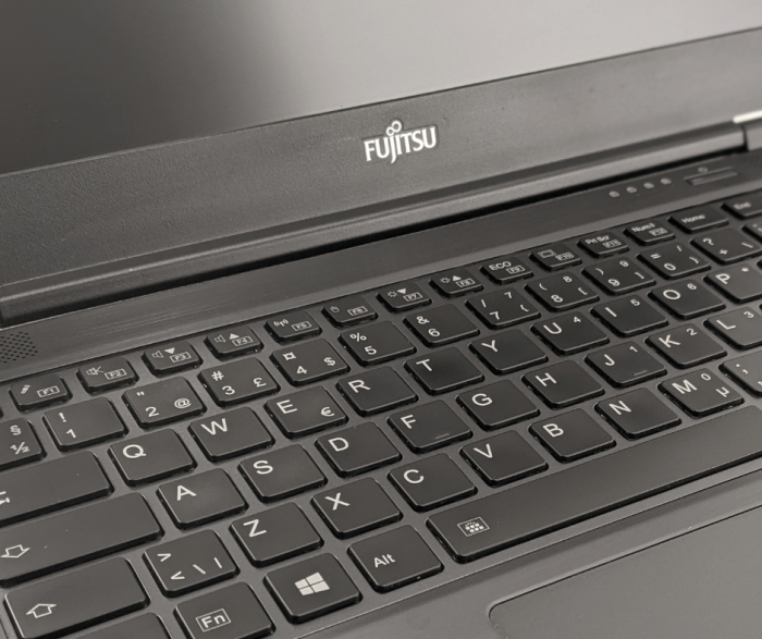 Ультрабук Fujitsu LifeBook U7410 / 14" (1920x1080) IPS / Intel Core i5-10210U (4 (8) ядра по 1.6 - 4.2 GHz) / 8 GB DDR4 / 240 GB SSD / Intel UHD Graphics / WebCam б/в - зображення 3