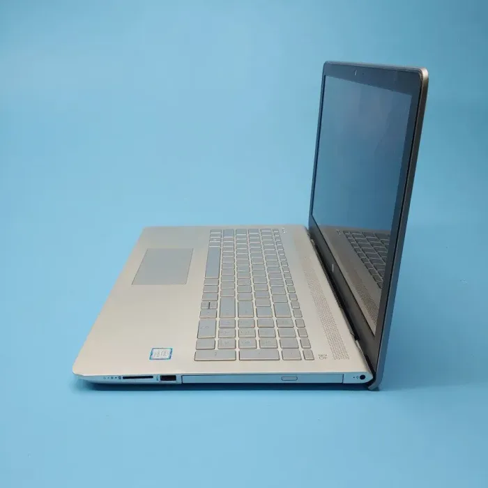 Ноутбук HP Pavilion 15-cc023cl / 15.6" (1366x768) TN Touch / Intel Core i5-7200U (2 (4) ядра по 2.5 - 3.1 GHz) / 12 GB DDR3 / 256 GB SSD / Intel HD Graphics 620 / WebCam / Win 10 Home б/в - зображення 5