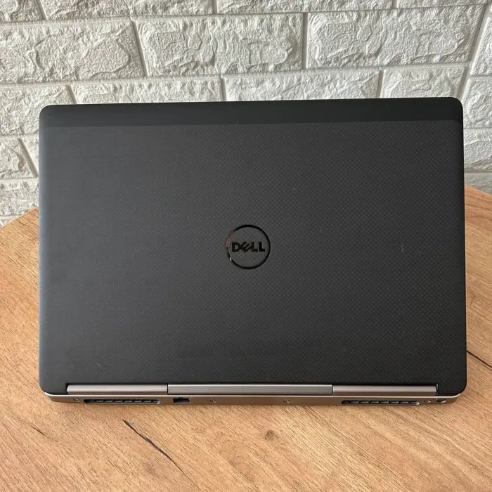 Мобільна робоча станція Б-клас Dell Precision 7510 / 15.6" (1920x1080) IPS / Intel Core i5-6300HQ (4 ядра по 2.3 - 3.2 GHz) / 8 GB DDR4 / 256 GB SSD / AMD FirePro W5170M, 2 GB GDDR5, 128-bit / WebCam б/в - зображення 3