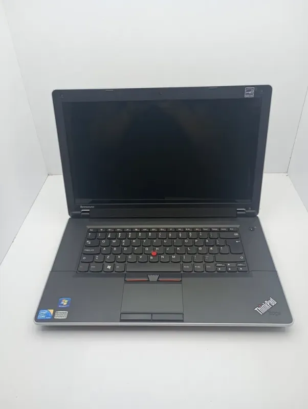 Ноутбук Lenovo ThinkPad Edge 15 / 15.6" (1366x768) TN / Intel Core i3-380M (2(4) ядра по 2.53 GHz) / 6 GB DDR3 / 320 GB HDD / Intel HD Graphics / WebCam б/в - зображення 2