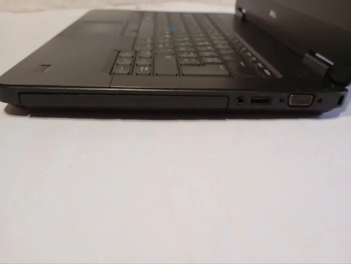 Ноутбук Б-клас Dell Latitude E5440 / 14" (1366x768) TN / Intel Core i5-4310U (2 (4) ядра по 2.0 - 3.0 GHz) / 8 GB DDR3 / 120 GB SSD / Intel HD Graphics 4400 / WebCam б/в - зображення 6