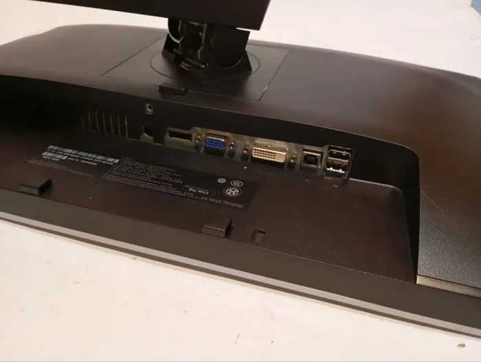 Комплект ПК Б-клас: Dell OptiPlex 3020 SFF / Intel Core i5-4590 (4 ядра по 3.3 - 3.7 GHz) / 8 GB DDR3 / 120 GB SSD / Intel HD Graphics 4600 + Монітор Dell Professional P2213t / 22" (1680x1050) TN / 1x DP, 1x DVI, 1x VGA, 3x USB 2.0 б/в - зображення 12