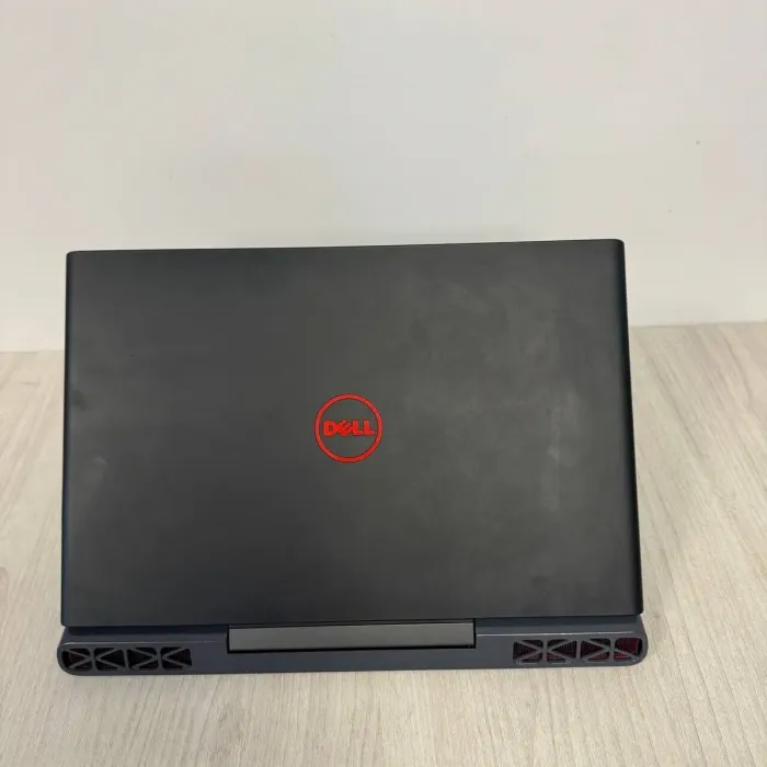 Ігровий ноутбук Б-класу Dell Inspiron 15 Gaming 7567 / 15,6" (1920x1080) IPS / Intel Core i5-7300HQ (4 ядра по 2,5 - 3,5 ГГц) / 16 ГБ DDR4 / 512 ГБ SSD / nVidia GeForce GTX 1050, 4 ГБ GDDR5, 128-біт б/в - зображення 7