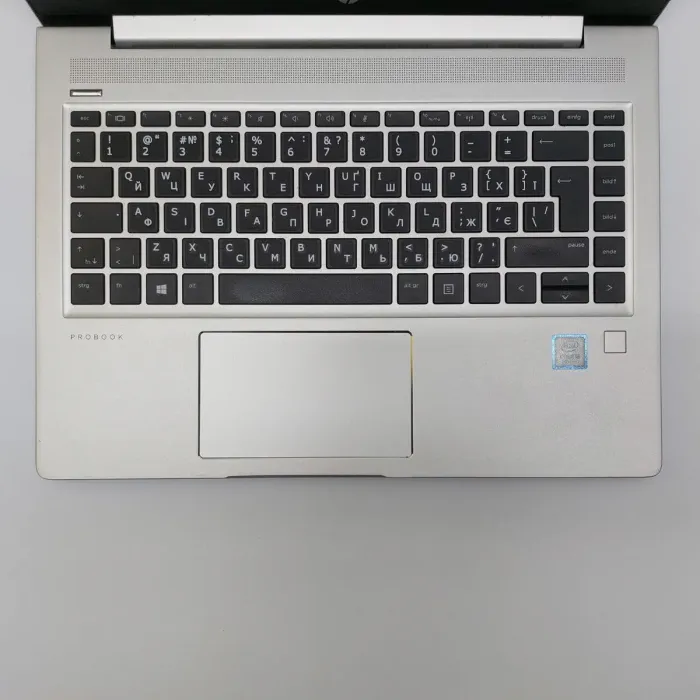 Ультрабук HP ProBook 440 G6 / 14" (1920x1080) IPS / Intel Core i5-8265U (4 (8) ядра по 1.6 - 3.9 GHz) / 16 GB DDR4 / 256 GB SSD / Intel UHD Graphics / WebCam / Win 11 Pro б/в - зображення 3