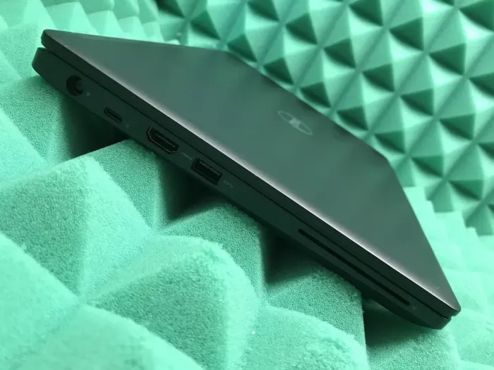 Нетбук Б-клас Dell Latitude 5290 / 12.5" (1366x768) TN / Intel Core i5-7300U (2 (4) ядра по 2.6 - 3.5 GHz) / 8 GB DDR4 / 256 GB SSD / Intel HD Graphics 620 / WebCam / Fingerprint / USB 3.1 / HDMI / Windows 10 б/в - зображення 7