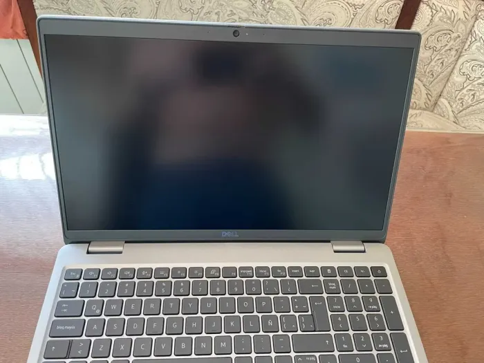 Мобільна робоча станція Dell Precision 3581 / 15,6" (1920x1080) IPS / Intel Core i7-13800H (14 (20) ядер по 4.0 - 5.2 GHz) / 32 GB DDR5 / 512 GB SSD / nVidia RTX A1000, 6 GB GDDR6, 96-bit / WebCam б/в - изображение 3