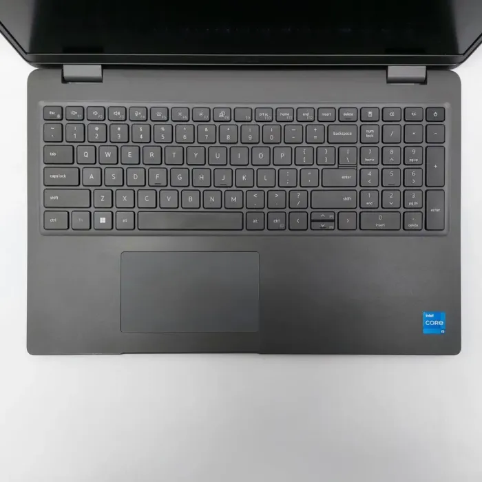 Ультрабук Dell Latitude 3540 / 15.6" (1920x1200) IPS / Intel Core i5-1335U (10 (12) ядер по 3.4 - 4.6 GHz) / 16 GB DDR4 / 256 GB SSD / Intel Iris Xe Graphics / WebCam б/в - зображення 3