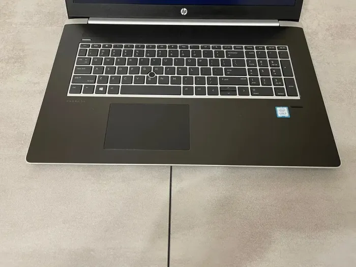 Ігровий ноутбук HP ProBook 470 G5 / 17.3" (1600x900) TN / Intel Core i5-8250U (4 (8) ядра по 1.6 - 3.4 GHz) / 8 GB DDR4 / 256 GB SSD + 500 GB HDD / nVidia GeForce 930MX, 2 GB DDR3, 64-bit / WebCam / HDMI б/в - зображення 6