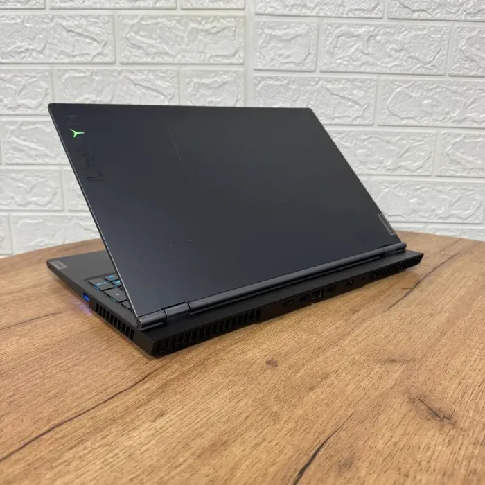 Ігровий ноутбук Б-клас Lenovo Legion 7 15IMH05 / 15.6" (1920x1080) IPS / Intel Core i7-10750H (6 (12) ядер по 2.6 - 5.0 GHz) / 16 GB DDR4 / 512 GB SSD / nVidia GeForce RTX 2070 Max-Q, 8 GB GDDR6, 256-bit / WebCam б/в - зображення 6