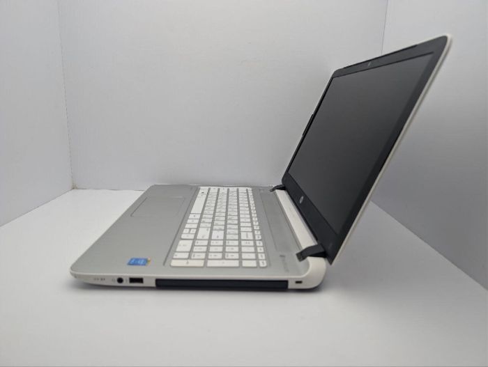 Ноутбук HP 15 P272ng / 15.6" (1366x768) TN / Intel Core i3-5010U (2 (4) ядра по 2.1 GHz) / 8 GB DDR3 / 120 GB SSD / Intel HD Graphics 5500 / WebCam б/в - изображение 5