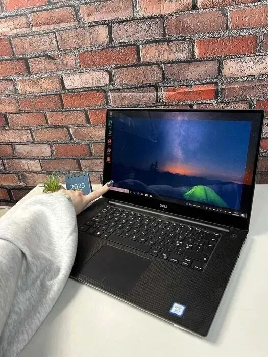 Мобільна робоча станція Dell Precision 5530 / 15.6" (3840x2160) IGZO Touch / Intel Core i9-8950HK (6 (12) ядер по 2.9 - 4.8 GHz) / 32 GB DDR4 / 1000 GB SSD M.2 / nVidia Quadro P2000, 4 GB GDDR5, 128-bit / WebCam / Win 10 Pro б/в - зображення 8