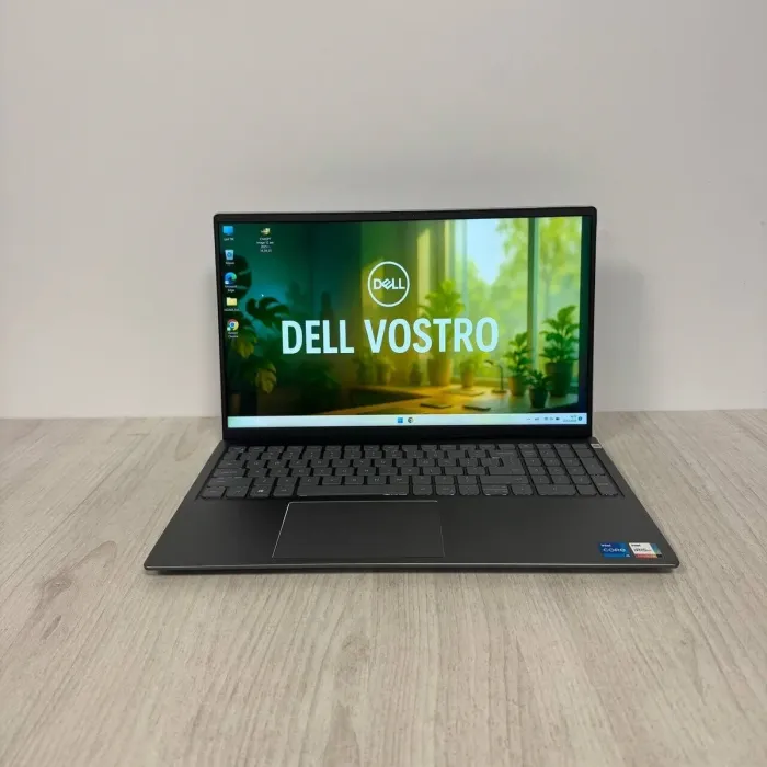 Ультрабук Б-клас Dell vostro 5510 / 15.6" (1920x1080) IPS / Intel Core i5-11300H (4 (8) ядра по 3.1 - 4.4 GHz) / 12 GB DDR4 / 256 GB SSD / Intel Iris Xe Graphics / WebCam б/в - зображення 2