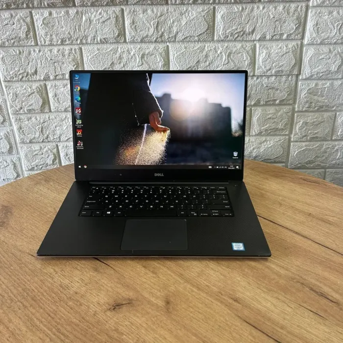 Мобільна робоча станція Б-клас Dell Precision 5510 / 15.6" (1920x1080) IPS / Intel Core i7-6820HQ (4 (8) ядра по 2.7 - 3.6 GHz) / 12 GB DDR4 / 512 GB SSD / nVidia Quadro M1000M, 2 GB GDDR5, 128-bit / WebCam б/в - зображення 2