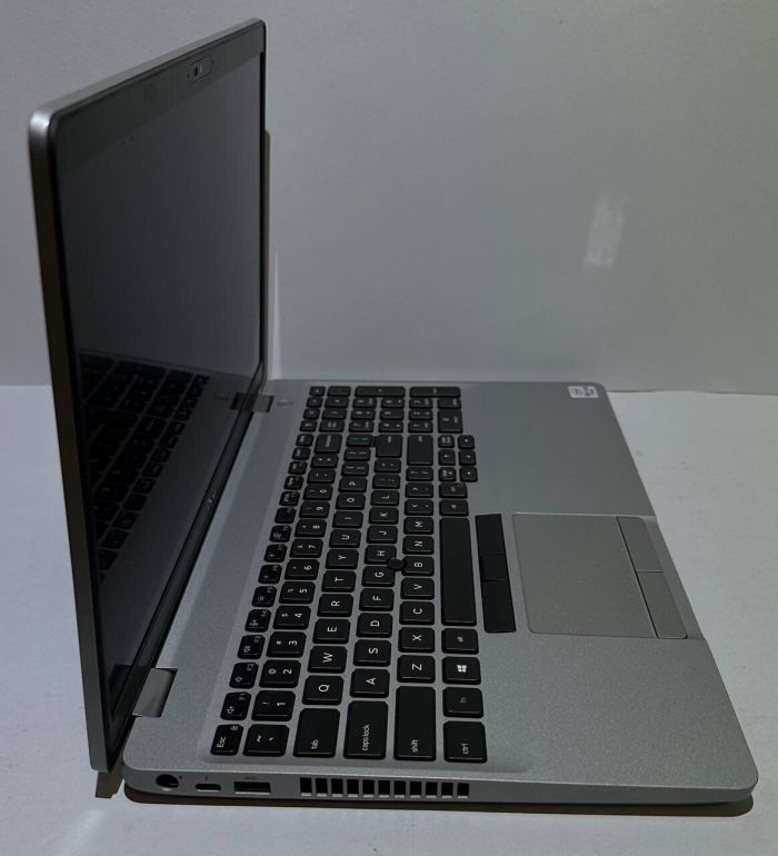 Ноутбук Б-клас Dell Latitude 5511 / 15.6" (1920x1080) IPS / Intel Core i7-10850H (6 (12) ядер по 2.7 - 5.1 GHz) / 16 GB DDR4 / 256 GB SSD / Intel UHD Graphics / WebCam / Win 11 Pro б/в - зображення 4