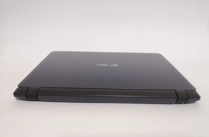 Ультрабук Asus F407UA / 14" (1920x1080) IPS / Intel Core i3-6006U (2 (4) ядра по 2.0 GHz) / 8 GB DDR3 / 256 GB SSD / Intel HD Graphics 520 / WebCam / Win 10 Home б/в - зображення 3