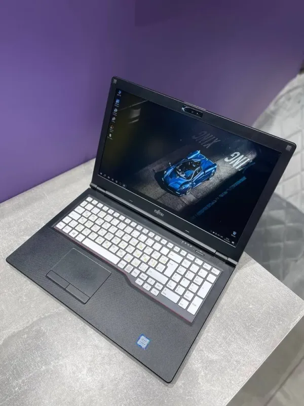 Ультрабук Fujitsu Lifebook E559 / 15.6" (1920x1080) IPS / Intel Core i5-8250U (4 (8) ядра по 1.6 - 3.4 GHz) / 16 GB DDR4 / 240 GB SSD / Intel UHD Graphics 620 / WebCam б/в - зображення 4