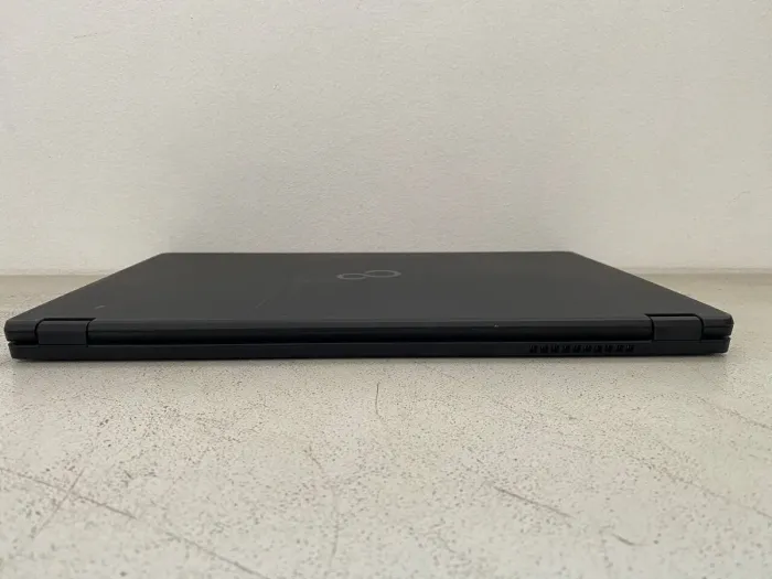 Ноутбук Б-клас Fujitsu LifeBook U757 / 15.6" (1920x1080) IPS / Intel Core i5-7200U (2 (4) ядра по 2.5 - 3.1 GHz) / 8 GB DDR4 / 256 GB SSD / Intel HD Graphics 620 / WebCam / HDMI б/в - зображення 7