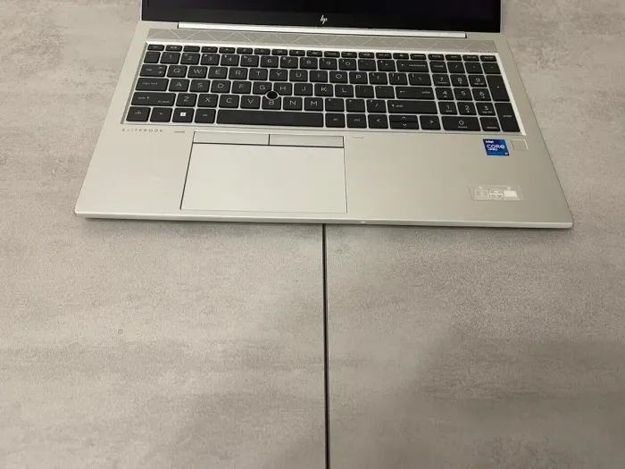 Ультрабук HP EliteBook 850 G8 / 15.6" (1920x1080) IPS / Intel Core i7-1185G7 (4 (8) ядра по 3.0 - 4.8 GHz) / 16 GB DDR4 / 512 GB SSD M.2 / Intel Iris Xe Graphics / WebCam / Wi-Fi 6 / HDMI б/в - зображення 6