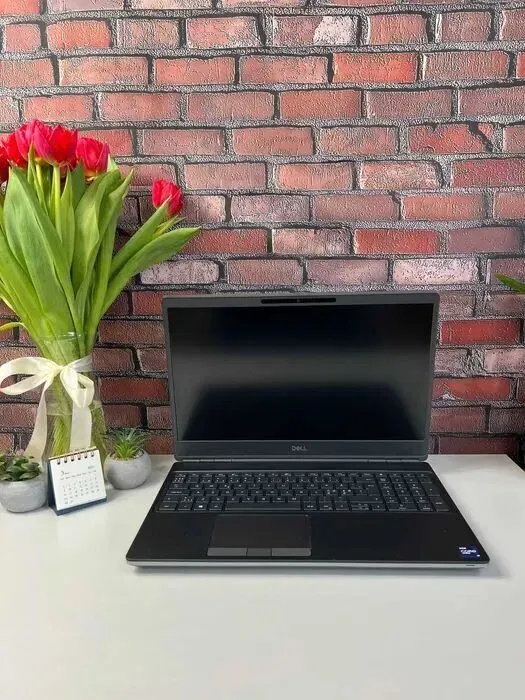 Мобільна робоча станція Dell Precision 7560 / 15.6" (1920x1080) IPS / Intel Core i9-11950H (8 (16) ядер по 2.6 - 5.0 GHz) / 32 GB DDR4 / 1000 GB SSD M.2 / nVidia RTX A4000, 8 GB GDDR6, 256-bit / WebCam б/в - зображення 2