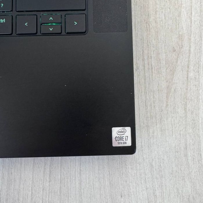 Ігровий ноутбук Razer Blade 15 RZ09-0369 / 15,6" (1920x1080) IPS / Intel Core i7-10750H (6 (12) ядер по 2,6 - 5,0 ГГц) / 16 ГБ DDR4 / 512 ГБ SSD NVMe / nVidia GeForce RTX 3070, 6 ГБ GDDR6, 256-біт / Веб-камера б/в - зображення 4