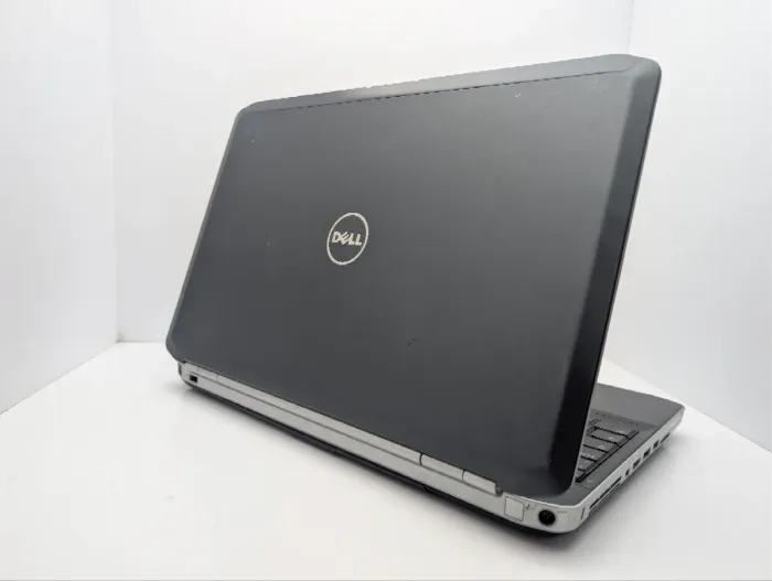 Ноутбук Dell Latitude E5520 / 15.6" (1366x768) TN / Intel Core i3-2330M (2 (4) ядра по 2.2 GHz) / 6 GB DDR3 / 320 GB HDD / Intel HD Graphics 3000 / DVD-ROM б/в - зображення 8