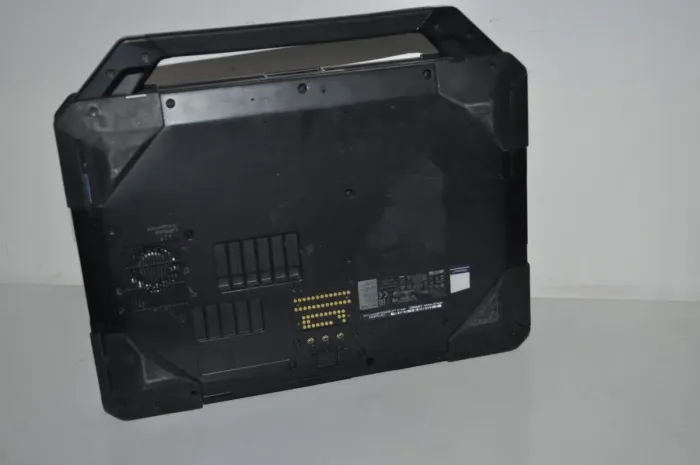 Захищений ноутбук Б-клас Dell Latitude 5414 Rugged / 14" (1366x768) TN / Intel Core i5-6300U (2 (4) ядра по 2.4 - 3.0 GHz) / 16 GB DDR4 / 256 GB SSD / Intel HD Graphics 520 / WebCam / Windows 11 Pro б/в - зображення 13