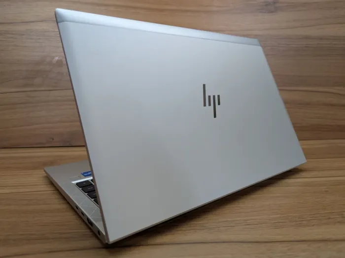 Ультрабук HP EliteBook 840 G8 / 14" (1920x1080) IPS / Intel Core i5-1145G7 (4 (8) ядра по 2.6 - 4.4 GHz) / 16 GB DDR4 / 480 GB SSD / Intel Iris Xe Graphics / TouchID / WebCam / Windows 10 б/в - зображення 7