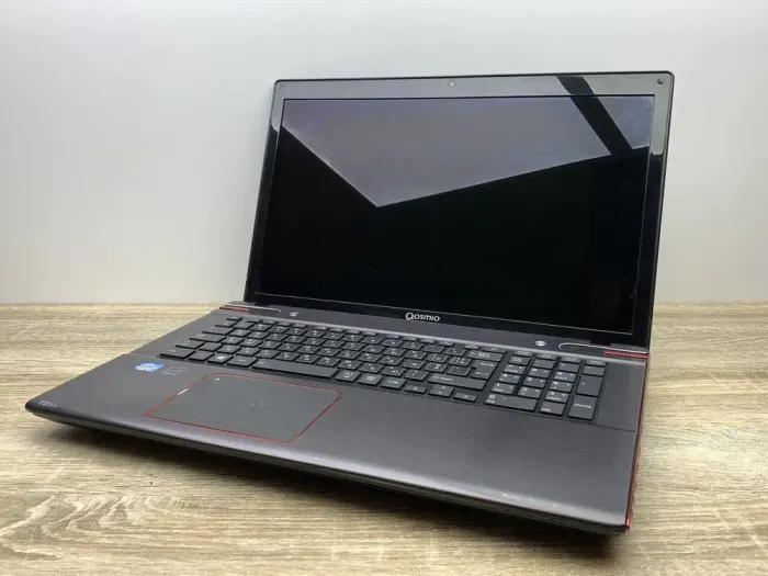 Ноутбук Б-клас Toshiba Qosmio X870-140 / 17.3" (1920x1080) TN / Intel Core i7-3630QM (4 (8) ядра по 2.4 - 3.4 GHz) / 16 GB DDR3 / 240 GB SSD / nVidia GeForce GTX 670M, 3 GB GDDR5, 192-bit / WebCam / DVD-ROM б/в - зображення 3