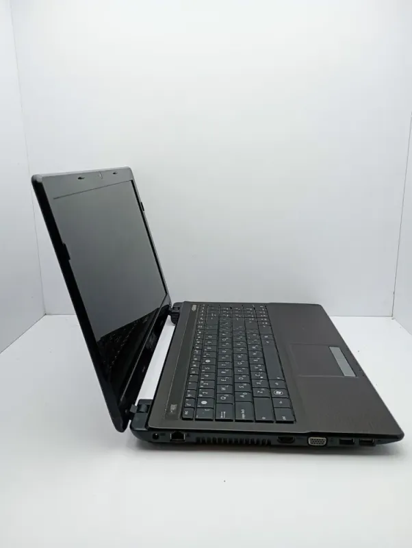 Ноутбук Asus K53/15.6" (1366x768) TN/AMD E-450 (2 ядра по 1.65 GHz)/6 GB DDR3/120 GB SSD/AMD Radeon HD 6320 Graphics/WebCam/АКБ не тримає б/в - зображення 5