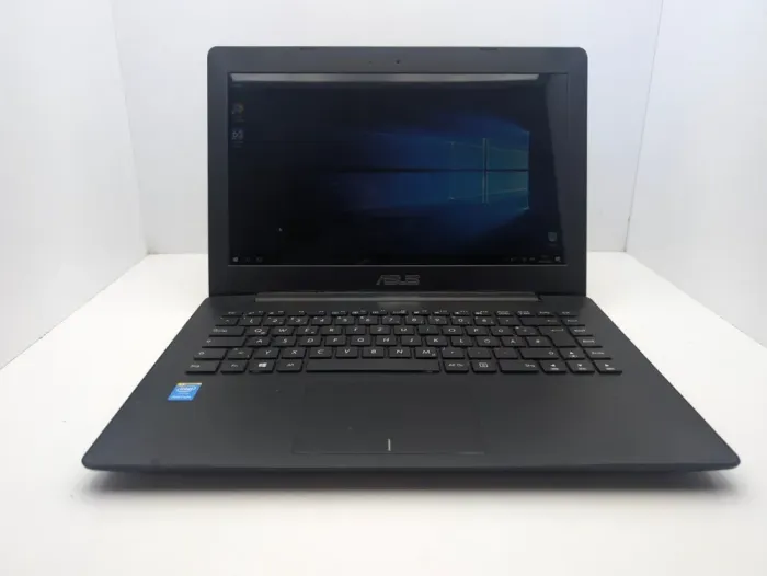 Ноутбук Asus R413M / 14" (1366x768) TN / Intel Pentium N3540 (4 ядра по 2.16 - 2.66 GHz) / 4 GB DDR3 / 1000 GB HDD / Intel HD Graphics / WebCam б/в - зображення 2