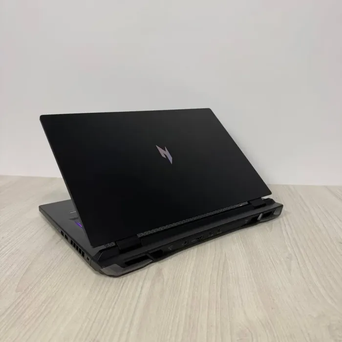 Ігровий ноутбук Б-класу Acer Nitro 17 AN17-42 / 17.3" (1920x1080) IPS / AMD Ryzen 7 8845HS (8 (16) ядер по 3.8 - 5.1 GHz) / 16 GB DDR5 / 1000 GB SSD NVMe / nVidia GeForce RTX 4060, 8 GB GDDR6, 128-bit / WebCam б/в - зображення 6