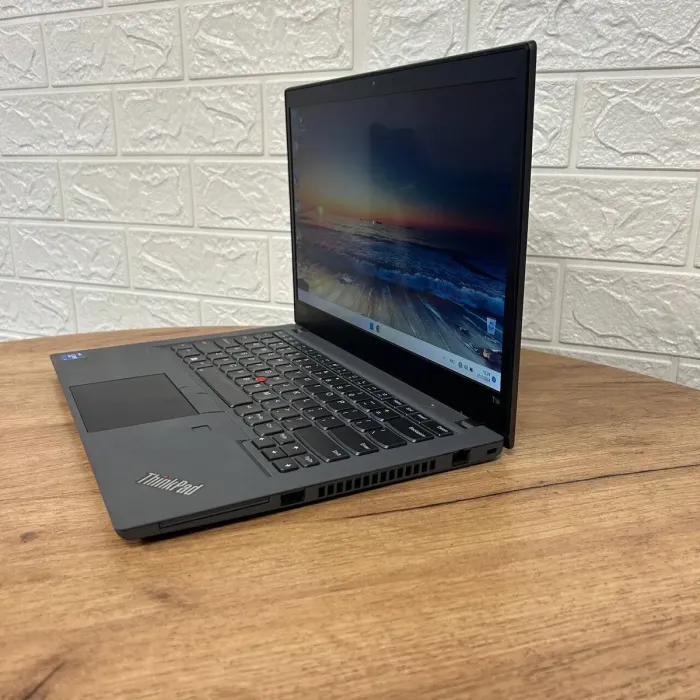 Ультрабук Lenovo ThinkPad T14 Gen 2 / 14" (1920x1080) IPS Touch / Intel Core i7-1185G7 (4 (8) ядра по 1.2 - 4.8 GHz) / 16 GB DDR4 / 256 GB SSD NVMe / nVidia GeForce MX450, 2 GB GDDR6, 64-bit / WebCam б/в - зображення 5