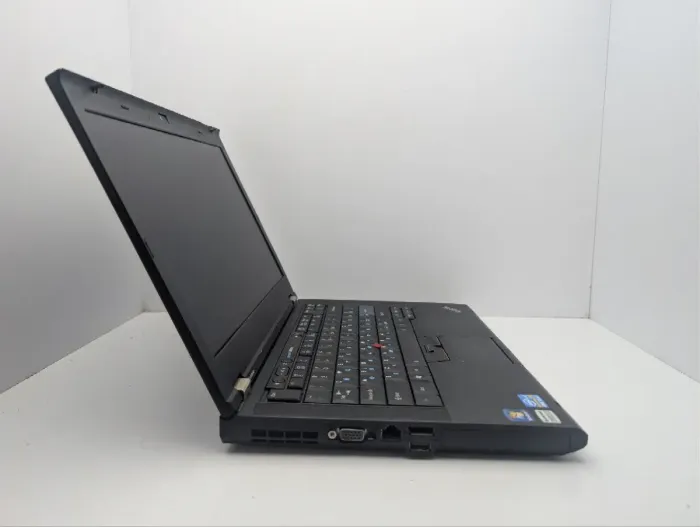 Ноутбук Lenovo ThinkPad T420 / 14" (1600x900) TN / Intel Core i5-2520M (2 (4) ядра по 2.5 - 3.2 GHz) / 8 GB DDR3 / 128 GB SSD / Intel HD Graphics 3000 / WebCam / DVD-ROM б/в - зображення 4