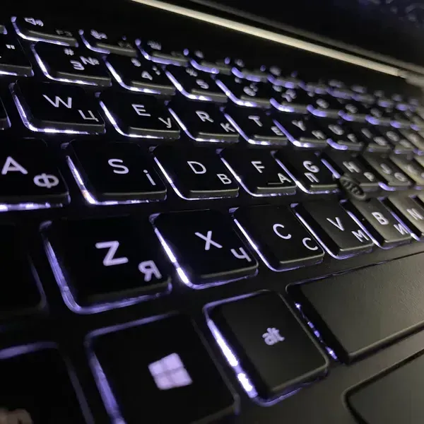 Ноутбук Dell Latitude 5500 / 15.6" (1920x1080) IPS / Intel Core i7-8665U (4 (8) ядра по 1.9 - 4.8 GHz) / 16 GB DDR4 / 256 GB SSD / Intel UHD Graphics / TouchID / WebCam б/в - зображення 6