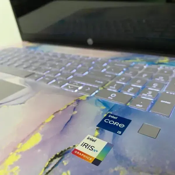 Ноутбук HP Pavilion 17 / 17.3" (1600x900) TN Touch / Intel Core i5-1335U (10 (12) ядер по 3.4 - 4.6 GHz) / 16 GB DDR4 / 512 GB SSD / Intel Iris Xe Graphics / WebCam / TouchID  б/в - зображення 6