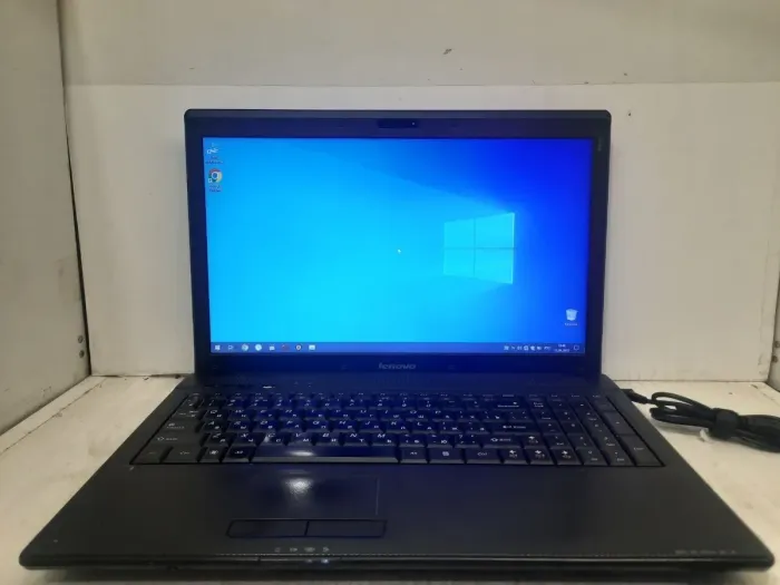 Ноутбук Lenovo G560 / 15.6" (1366x768) TN / Intel Core i3-350M (2 (4) ядра по 2.26 GHz) / 4 GB DDR3 / 120 GB SSD / Intel HD Graphics / WebCam б/в - зображення 2