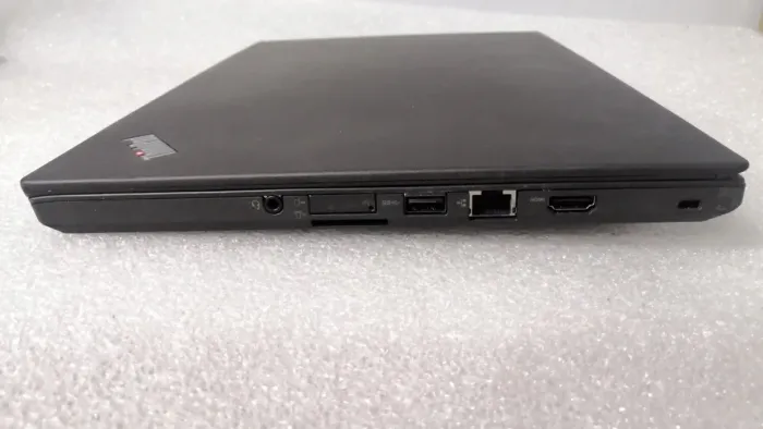 Ноутбук Lenovo ThinkPad / 14" TN / Core i5-6200U (2(4) ядра по 2.4-3 GHz) / 8GB DDR3 / 120GB SSD / HD Graphics 520 / WebCam б/в - зображення 5