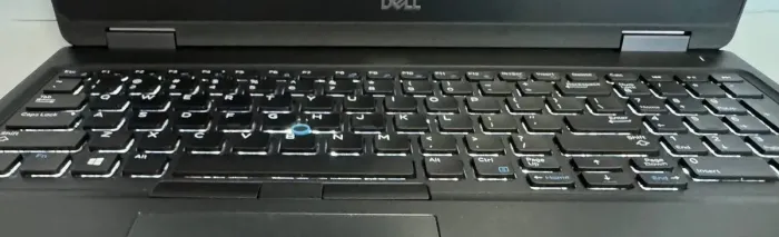 Ігровий ноутбук Dell Latitude 5591 / 15.6" (1920x1080) IPS / Intel Core i7-8850H (6 (12) ядер по 2.6 - 4.3 GHz) / 16 GB DDR4 / 512 GB SSD / nVidia GeForce MX130, 2GB DDR5, 64-bit / WebCam б/в - зображення 9