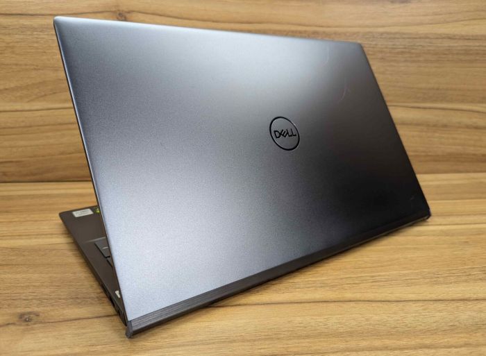 Ігровий ноутбук Dell Vostro 7500 / 15,6" (1920x1080) IPS / Intel Core i7-10750H (6 (12) ядер по 2,6 - 5,0 ГГц) / 16 ГБ DDR4 / 512 ГБ SSD / nVidia GeForce GTX 1650, 4 ГБ GDDR6, 128-біт / Веб-камера / TouchID / Windows 10 б/в - зображення 7