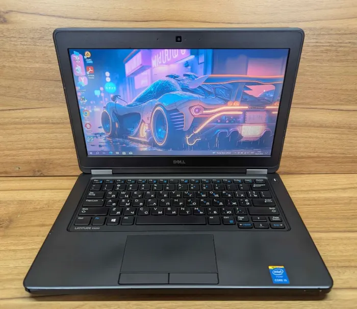 Нетбук Б-клас Dell Latitude E5250 / 12.5" (1366x768) TN / Intel Core i5-4210U (2 (4) ядра по 1.7 - 2.7 GHz) / 8 GB DDR3 / 240 GB SSD / Intel HD Graphics 4400 / WebCam / Windows 10 б/в - зображення 2