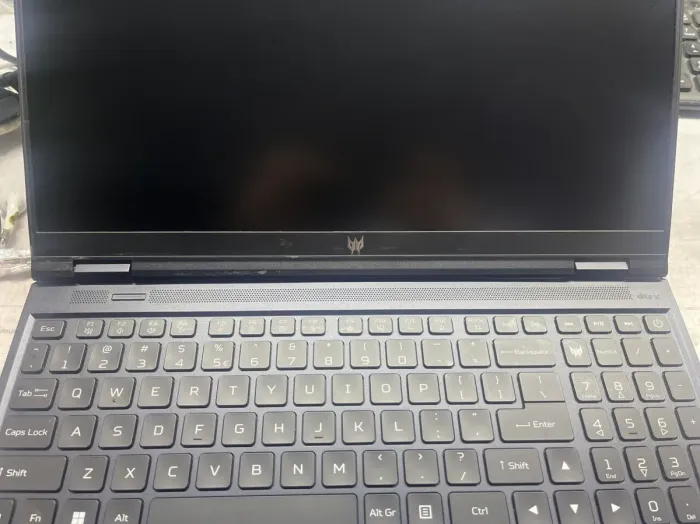 Ігровий ноутбук Acer Predator Helios 16 PH16-71-948L / 16" (2560x1600) IPS / Intel Core i9-13900HX (24 (32) ядра по 2,2 - 5,4 ГГц) / 32 ГБ DDR5 / 960 ГБ SSD / nVidia GeForce RTX 4080, 12 ГБ GDDR6, 192-біт / Веб-камера б/в - зображення 6