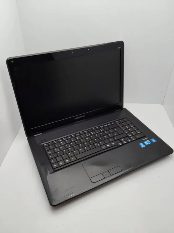 Ноутбук Medion Akoya E7216 / 17.3" (1600x900) TN / Intel Core i3-380M (2 (4) ядра по 2.53 GHz) / 6 GB DDR3 / 500 GB HDD / Intel HD Graphics / WebCam / АКБ не тримає б/в - зображення 3
